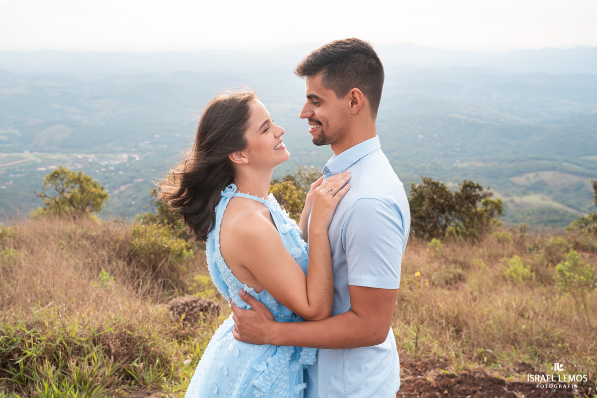 Pedido de casamento no topo do mundo do casal de Para de Minas
Andressa e Giovanny que pedido lindo no topo do mundo fotografias pelo fotografo de casamento Israel Lemos  
