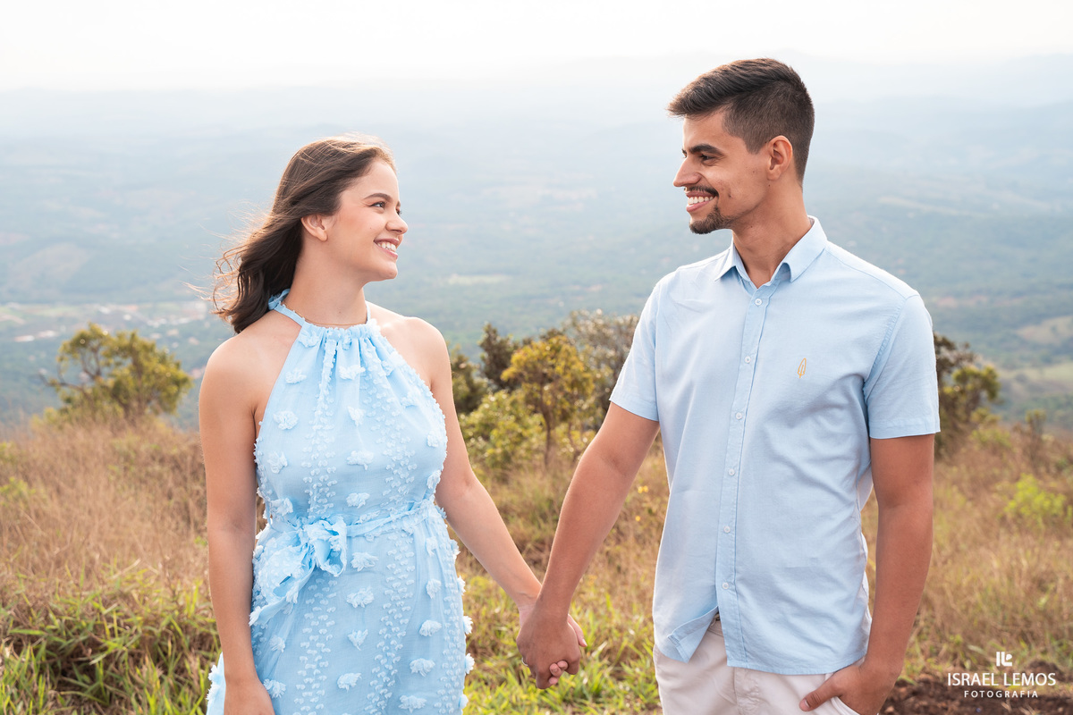Pedido de casamento no topo do mundo do casal de Para de Minas
Andressa e Giovanny que pedido lindo no topo do mundo fotografias pelo fotografo de casamento Israel Lemos  