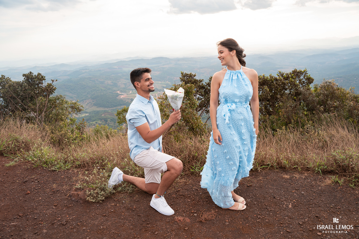 Pedido de casamento no topo do mundo do casal de Para de Minas
Andressa e Giovanny que pedido lindo no topo do mundo fotografias pelo fotografo de casamento Israel Lemos  