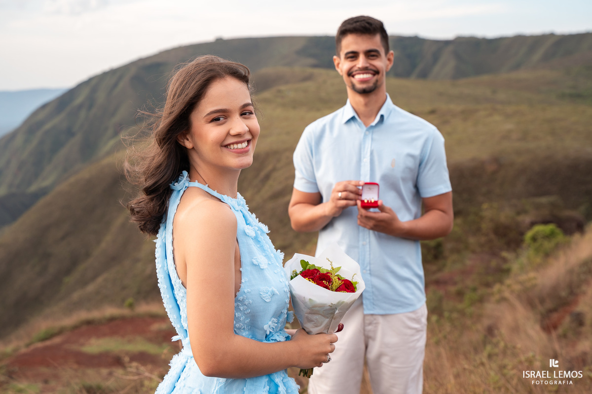Pedido de casamento no topo do mundo do casal de Para de Minas
Andressa e Giovanny que pedido lindo no topo do mundo fotografias pelo fotografo de casamento Israel Lemos  