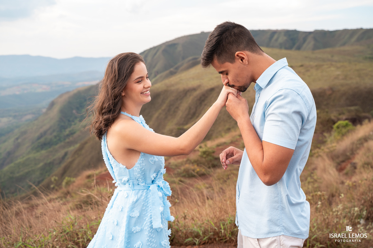 Pedido de casamento no topo do mundo do casal de Para de Minas
Andressa e Giovanny que pedido lindo no topo do mundo fotografias pelo fotografo de casamento Israel Lemos  