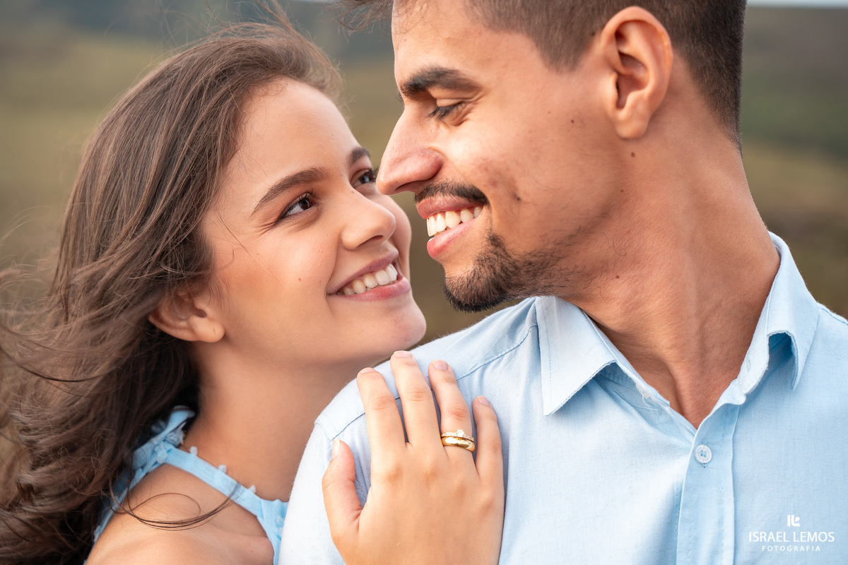 Pedido de casamento no topo do mundo do casal de Para de Minas
Andressa e Giovanny que pedido lindo no topo do mundo fotografias pelo fotografo de casamento Israel Lemos  