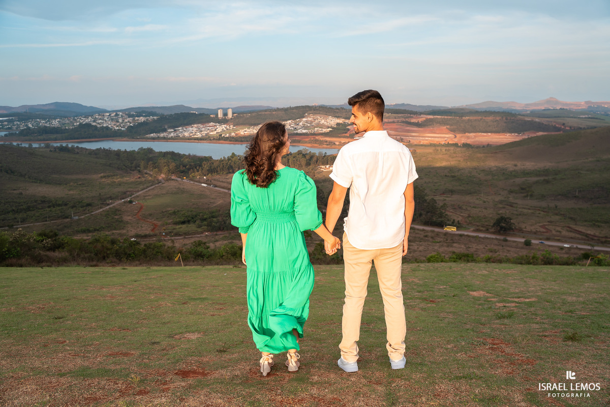 Pedido de casamento no topo do mundo do casal de Para de Minas
Andressa e Giovanny que pedido lindo no topo do mundo fotografias pelo fotografo de casamento Israel Lemos  