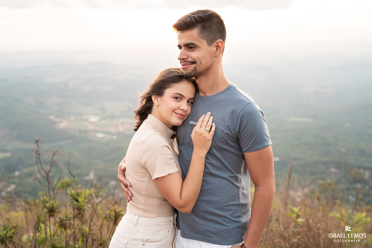 Pedido de casamento no topo do mundo do casal de Para de Minas
Andressa e Giovanny que pedido lindo no topo do mundo fotografias pelo fotografo de casamento Israel Lemos  