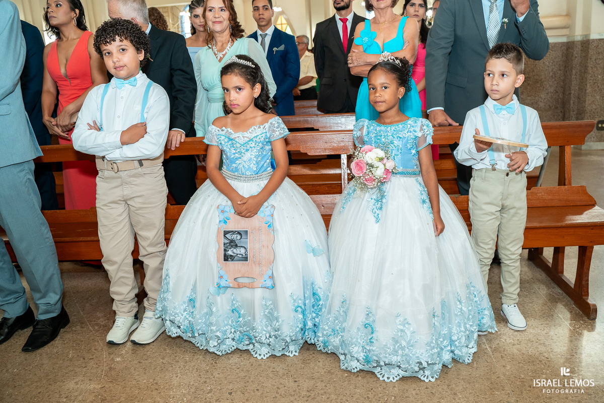Fotografia de casamento na igreja de São Sebastião na cidade de florestal do casal Ana e samarone com lindas fotos do fotografo de casamento Israel lemos