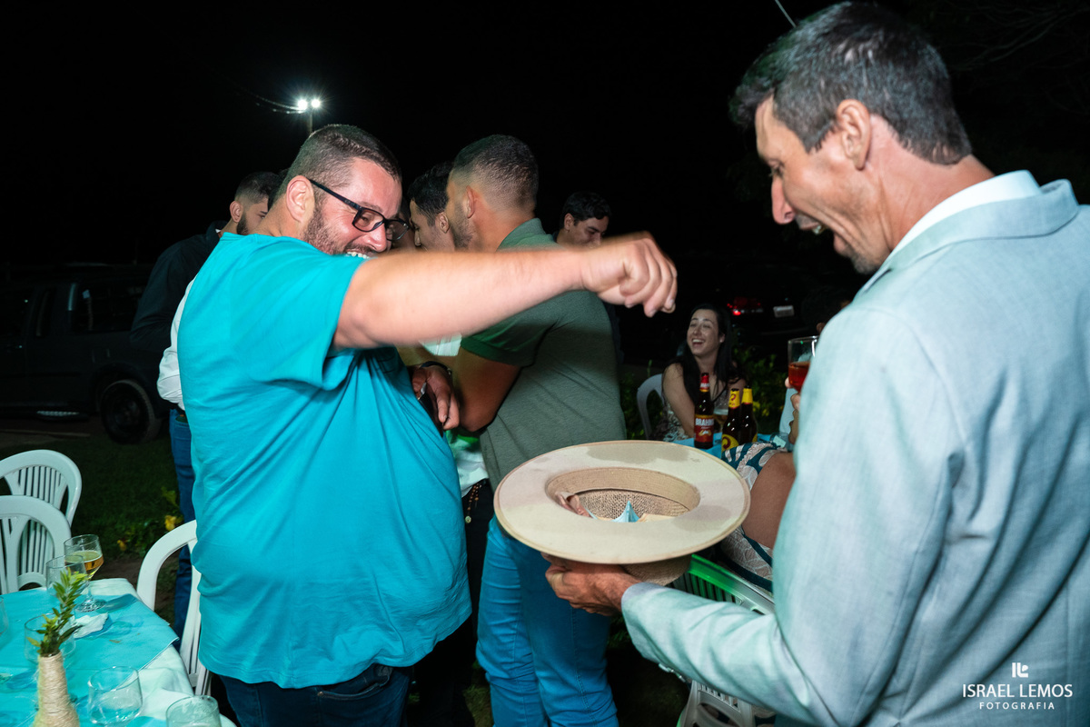 Festa de casamento na cidade de Florestal na fazenda Braúnas pelo fotografo de casamento Israel lemos