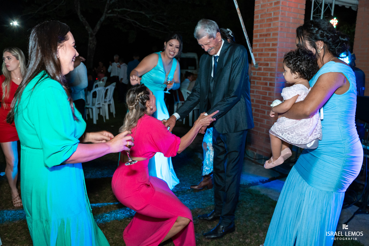 Festa de casamento na cidade de Florestal na fazenda Braúnas pelo fotografo de casamento Israel lemos