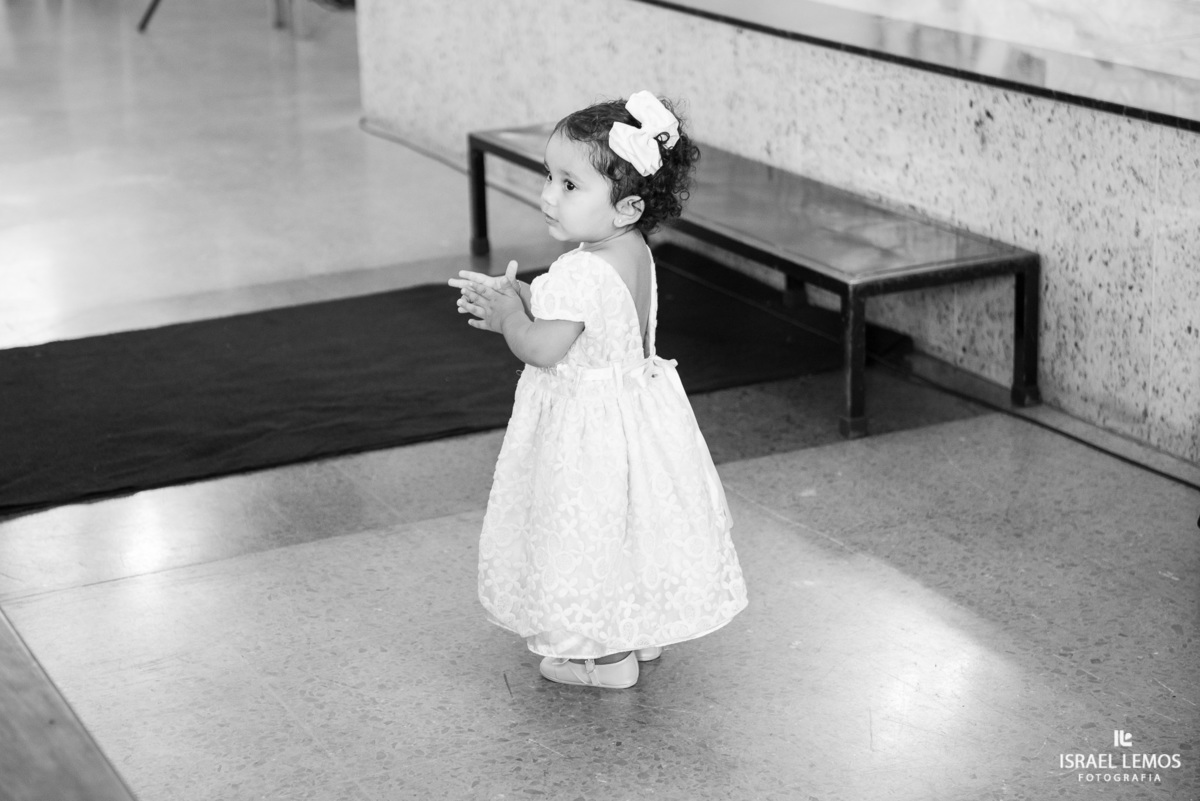 Fotografia de casamento na igreja de São Sebastião na cidade de florestal do casal Ana e samarone com lindas fotos do fotografo de casamento Israel lemos