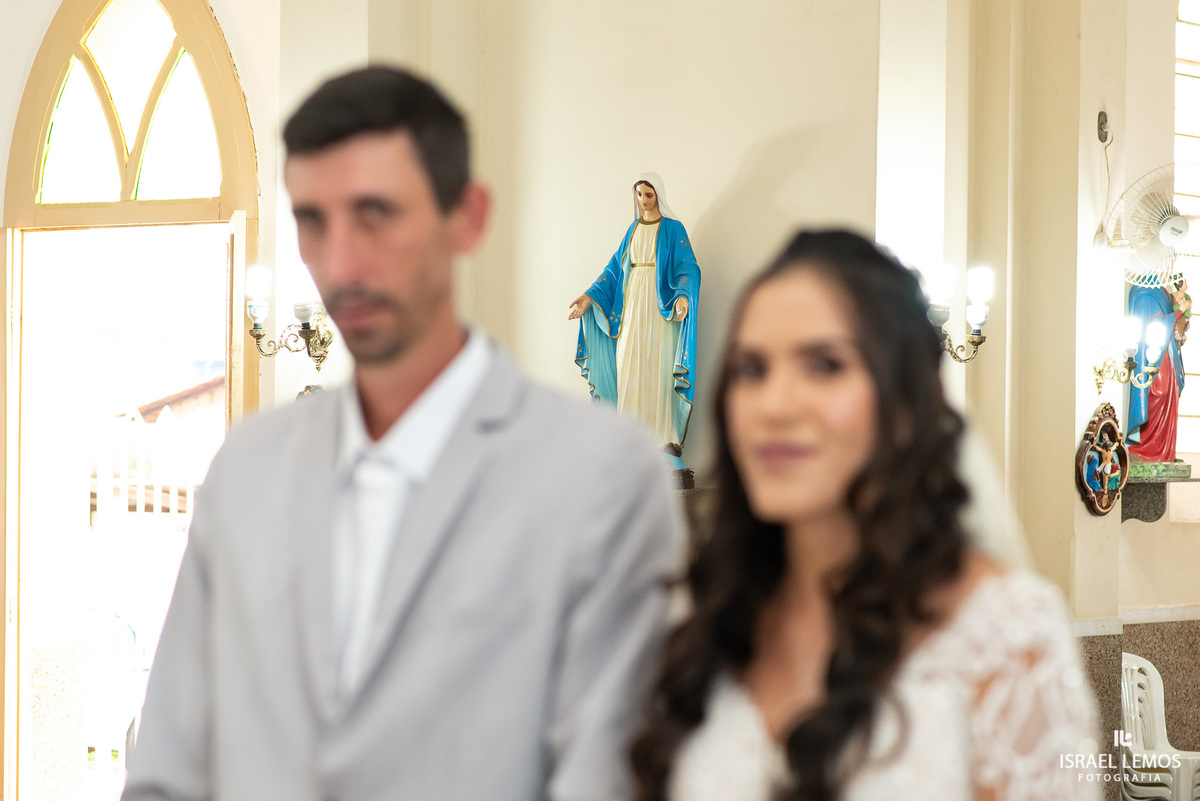 Fotografia de casamento na igreja de São Sebastião na cidade de florestal do casal Ana e samarone com lindas fotos do fotografo de casamento Israel lemos