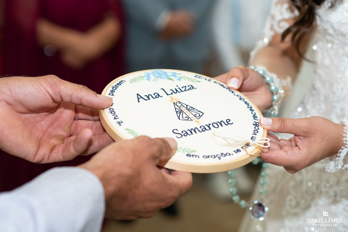 Fotografia de casamento na igreja de São Sebastião na cidade de florestal do casal Ana e samarone com lindas fotos do fotografo de casamento Israel lemos