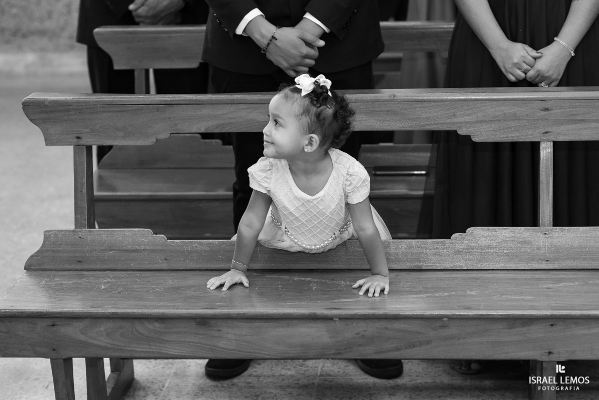 Fotografia de casamento na igreja de São Sebastião na cidade de florestal do casal Ana e samarone com lindas fotos do fotografo de casamento Israel lemos