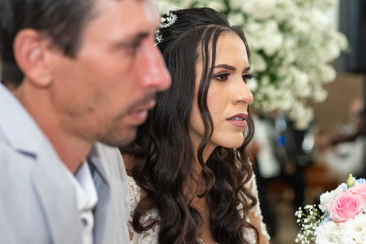 Fotografia de casamento na igreja de São Sebastião na cidade de florestal do casal Ana e samarone com lindas fotos do fotografo de casamento Israel lemos