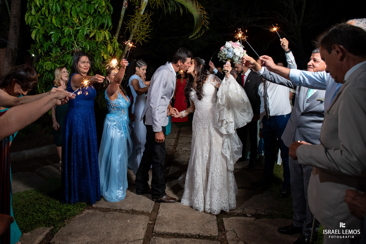 Festa de casamento na cidade de Florestal na fazenda Braúnas pelo fotografo de casamento Israel lemos