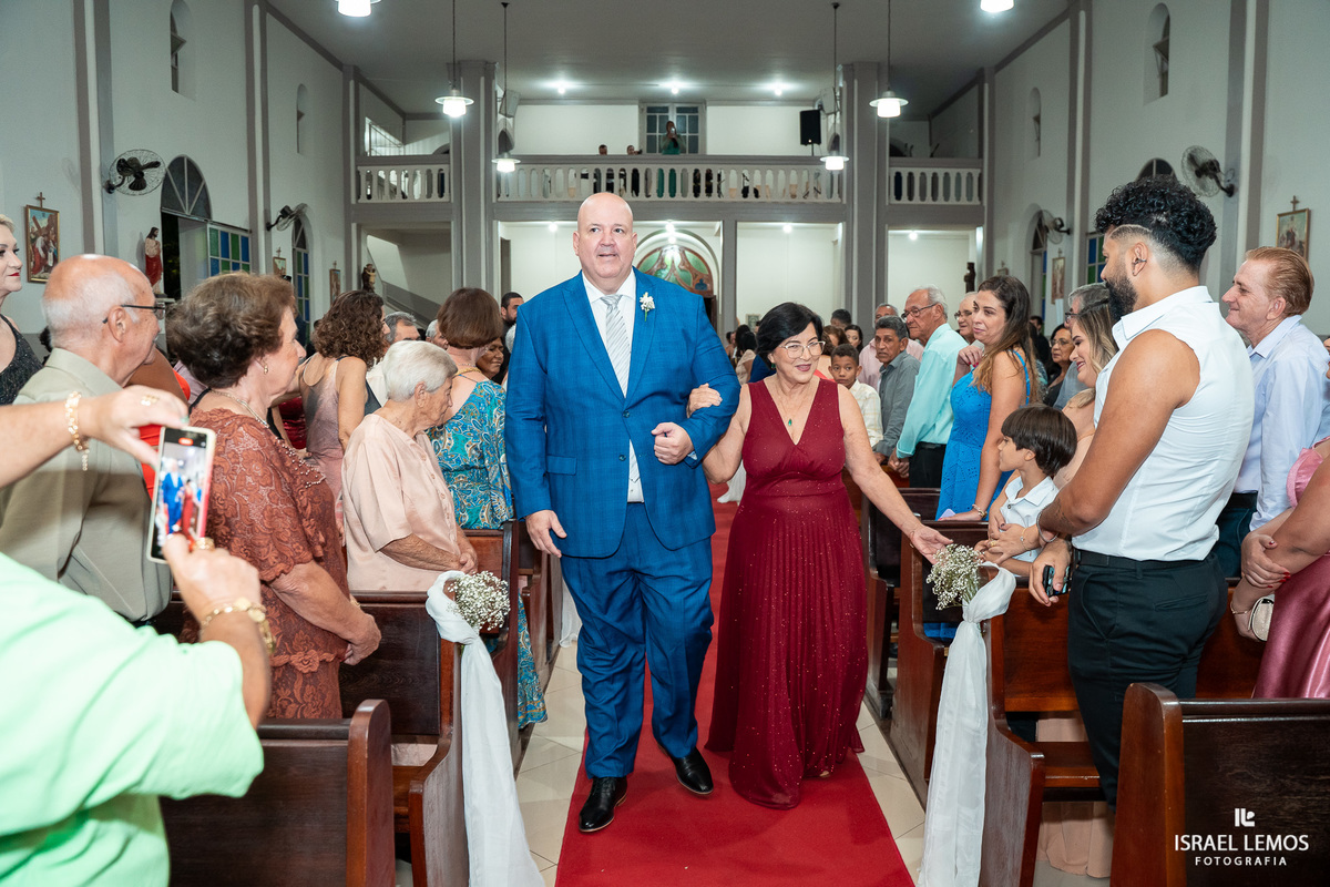 Casamento na igreja Nossa senhora do Patrocinio em abaete do casal marcelo e Gisele fotografia lindas por Israel Lemos fotografo abaete