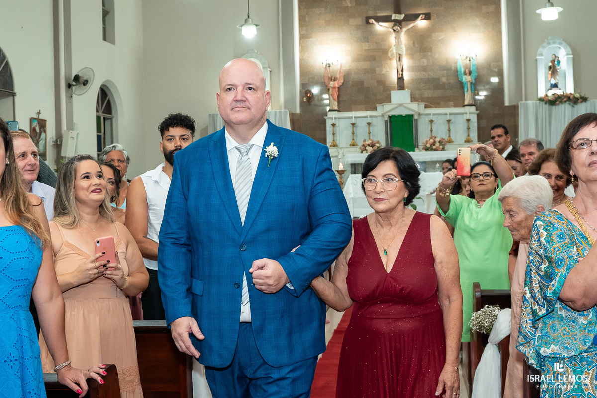 Casamento na igreja Nossa senhora do Patrocinio em abaete do casal marcelo e Gisele fotografia lindas por Israel Lemos fotografo abaete