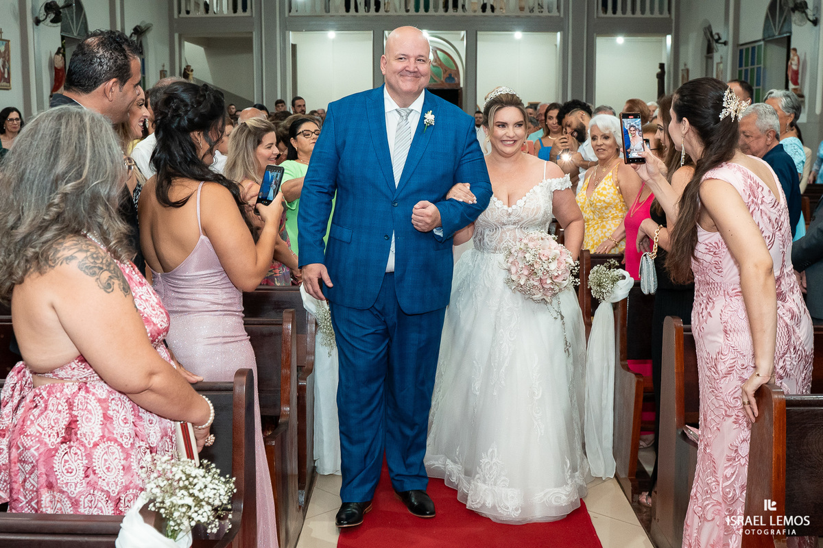 Casamento na igreja Nossa senhora do Patrocinio em abaete do casal marcelo e Gisele fotografia lindas por Israel Lemos fotografo abaete