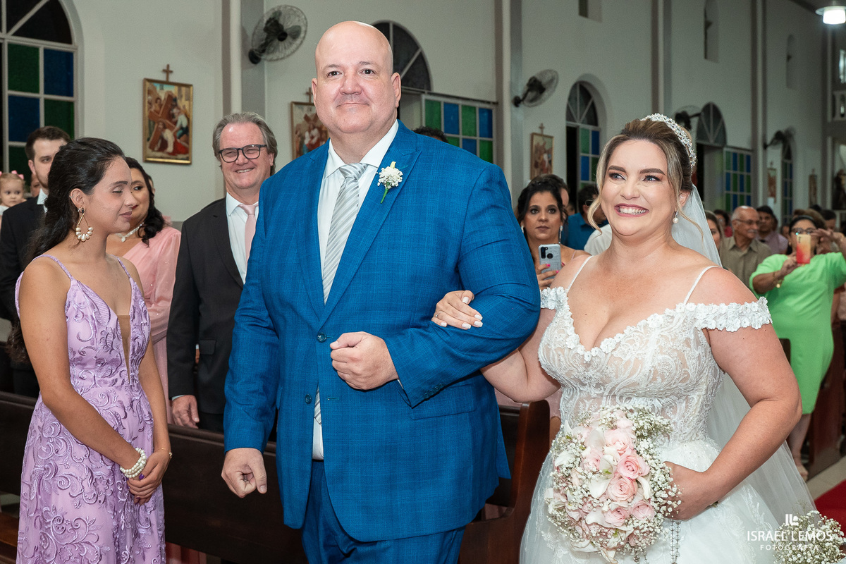 Casamento na igreja Nossa senhora do Patrocinio em abaete do casal marcelo e Gisele fotografia lindas por Israel Lemos fotografo abaete