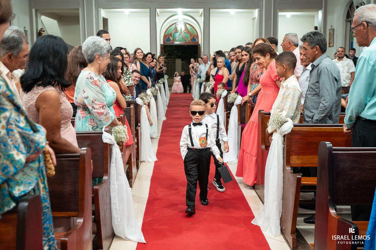 Casamento na igreja Nossa senhora do Patrocinio em abaete do casal marcelo e Gisele fotografia lindas por Israel Lemos fotografo abaete