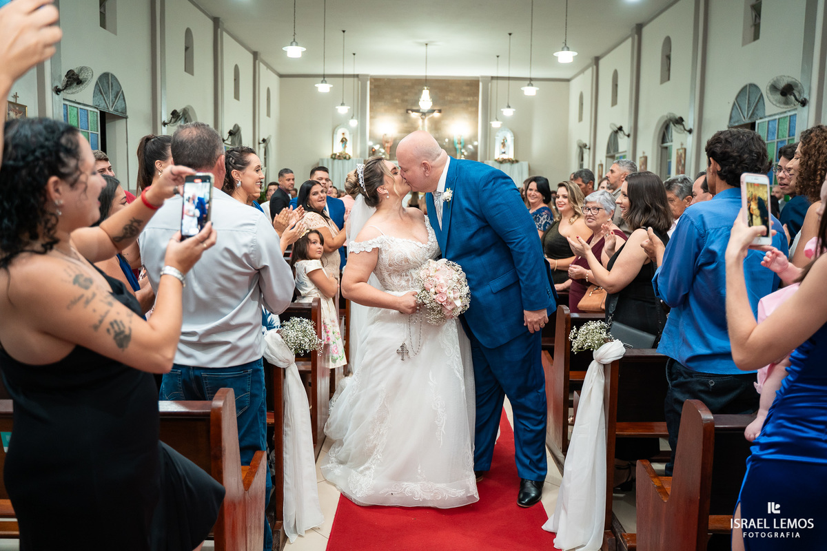 Casamento na igreja Nossa senhora do Patrocinio em abaete do casal marcelo e Gisele fotografia lindas por Israel Lemos fotografo abaete