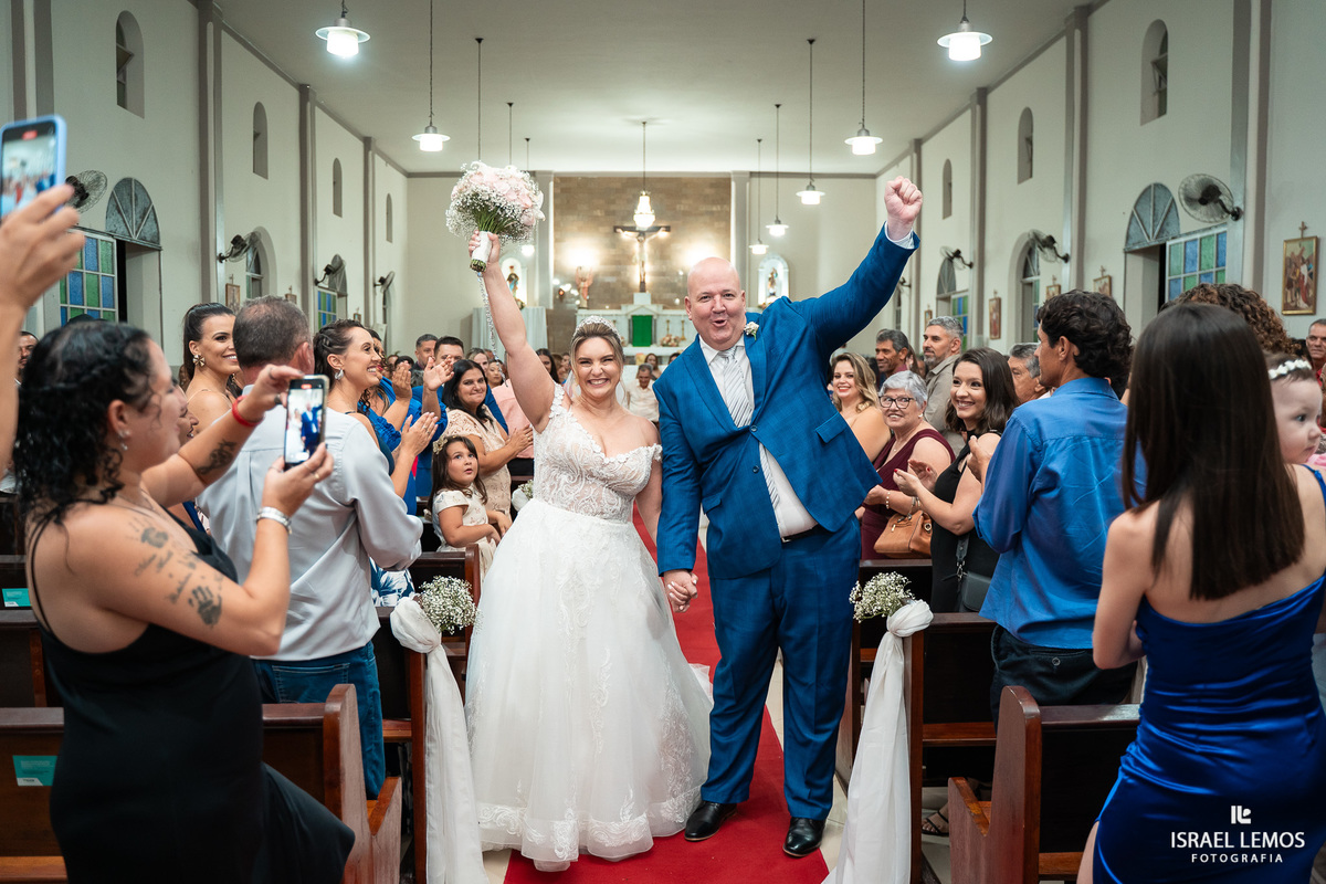 Casamento na igreja Nossa senhora do Patrocinio em abaete do casal marcelo e Gisele fotografia lindas por Israel Lemos fotografo abaete