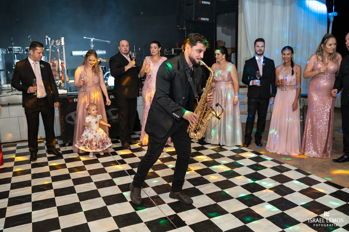 Casamento na igreja Nossa senhora do Patrocinio em abaete do casal marcelo e Gisele fotografia lindas por Israel Lemos fotografo abaete