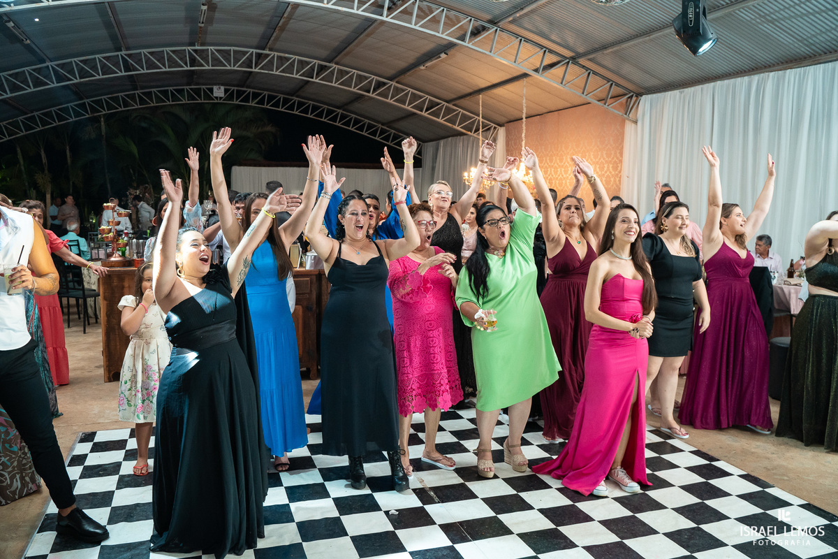 recepção de casamento na mansão do aeroporto em abaete do casal marcelo e Gisele fotografia lindas por Israel Lemos fotografo abaeterecepção de casamento na mansão do aeroporto em abaete do casal marcelo e Gisele fotografia lindas por Israel Lemos fotogra