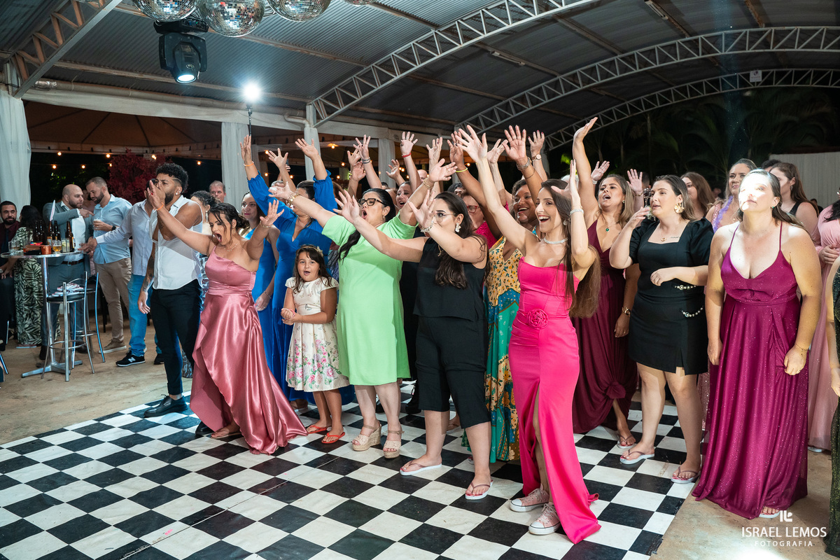 recepção de casamento na mansão do aeroporto em abaete do casal marcelo e Gisele fotografia lindas por Israel Lemos fotograrecepção de casamento na mansão do aeroporto em abaete do casal marcelo e Gisele fotografia lindas por Israel Lemos fotografo abaete