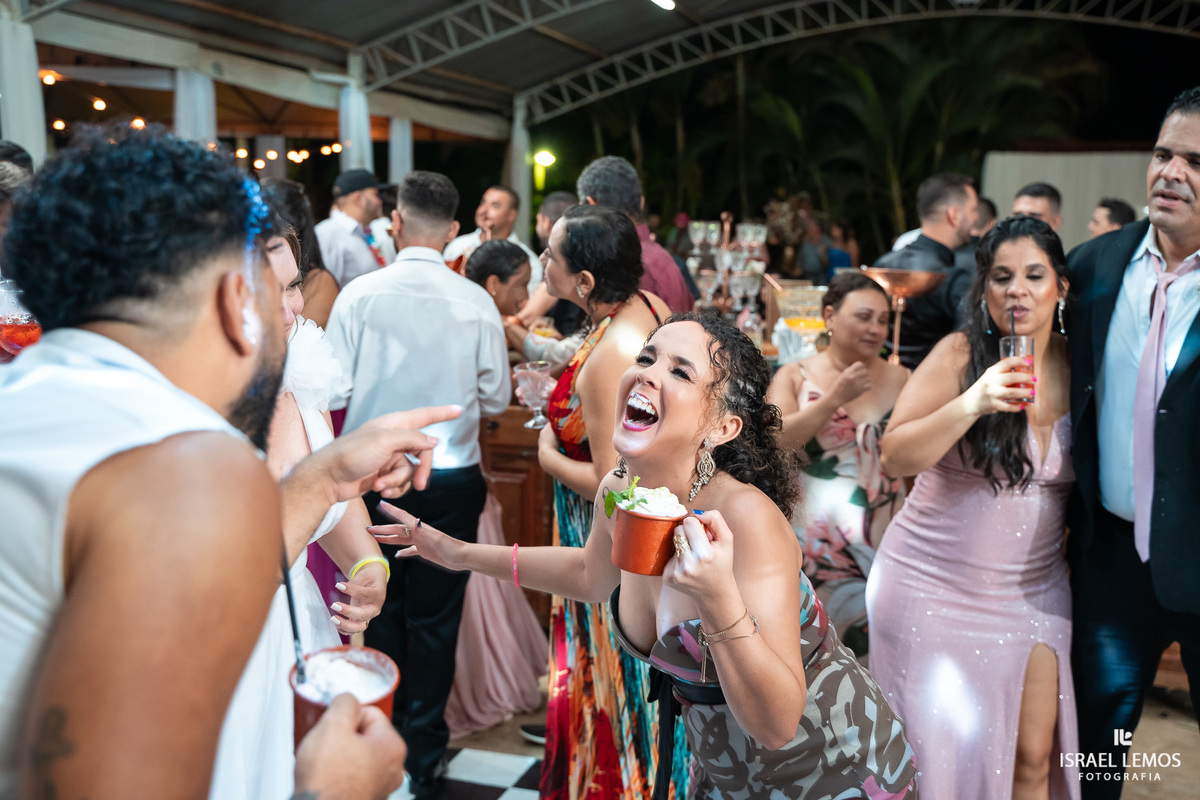 recepção de casamento na mansão do aeroporto em abaete do casal marcelo e Girecepção de casamento na mansão do aeroporto em abaete do casal marcelo e Gisele fotografia lindas por Israel Lemos fotografo abaete
