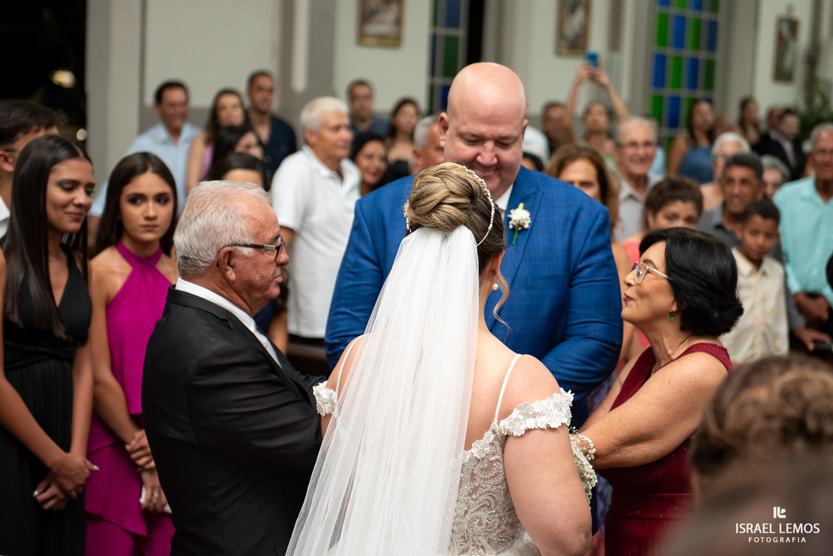 Casamento na igreja Nossa senhora do Patrocinio em abaete do casal marcelo e Gisele fotografia lindas por Israel Lemos fotografo abaete