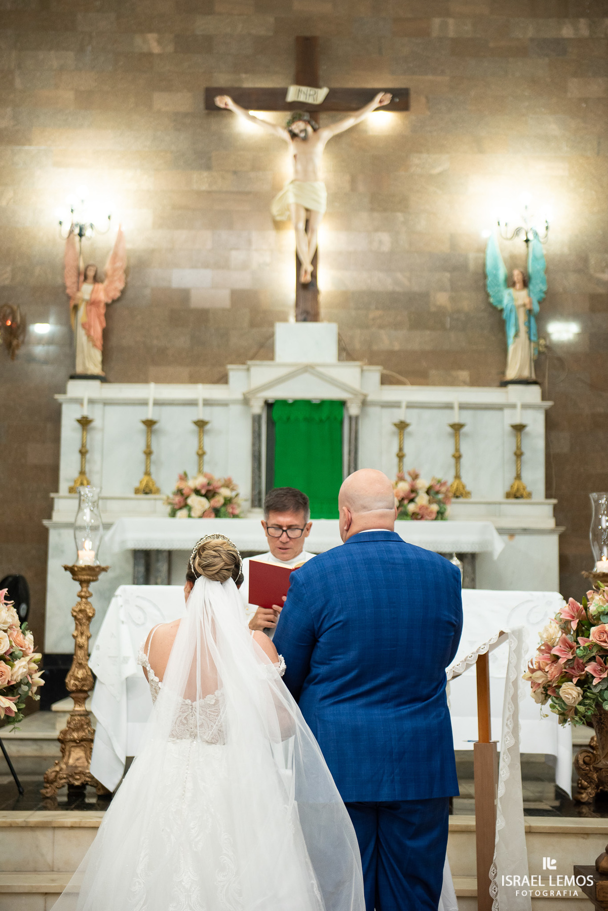 Casamento na igreja Nossa senhora do Patrocinio em abaete do casal marcelo e Gisele fotografia lindas por Israel Lemos fotografo abaete