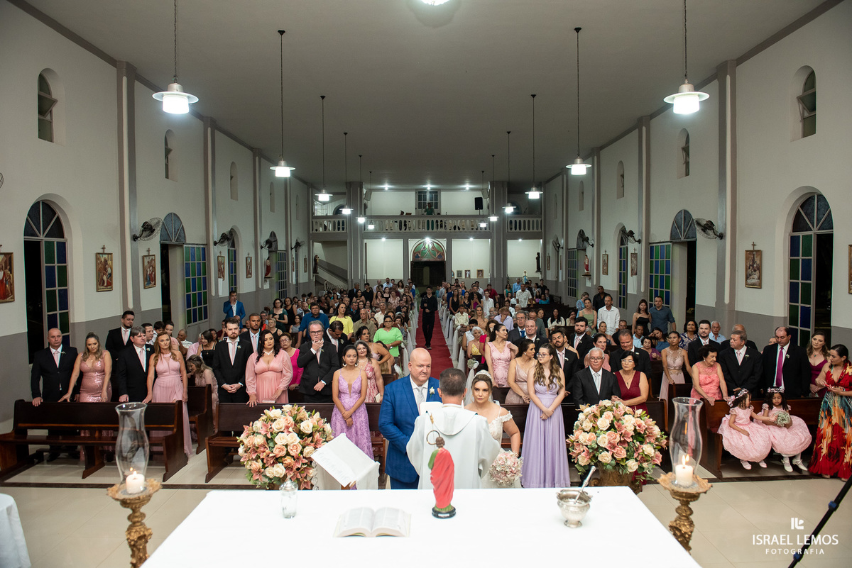 Casamento na igreja Nossa senhora do Patrocinio em abaete do casal marcelo e Gisele fotografia lindas por Israel Lemos fotografo abaeteCasamento na igreja Nossa senhora do Patrocinio em abaete do casal marcelo e Gisele fotografia lindas por Israel Lemos f