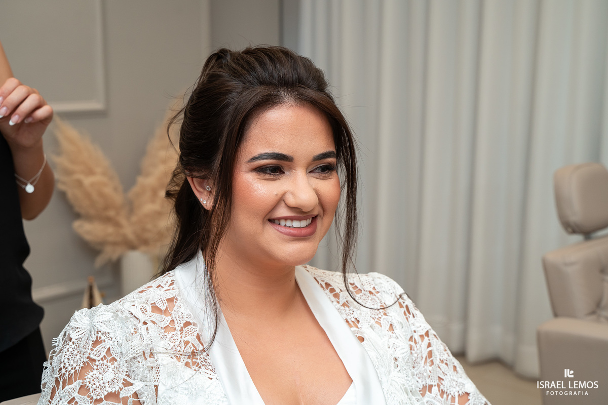 Fotografia de casamento em para de minas com produção de Noiva na Leticia mas e cabelo de paloma 