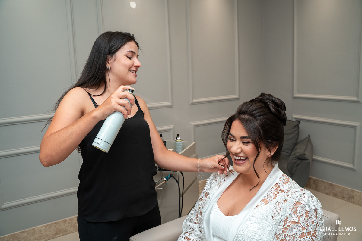 Fotografia de casamento em para de minas com produção de Noiva na Leticia mas e cabelo de paloma 