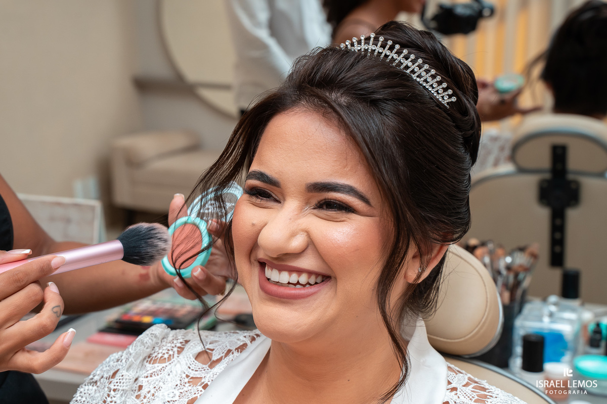 Fotografia de casamento em para de minas com produção de Noiva na Leticia mas e cabelo de paloma 
