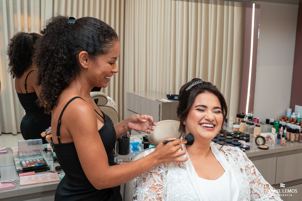 Fotografia de casamento em para de minas com produção de Noiva na Leticia mas e cabelo de paloma 