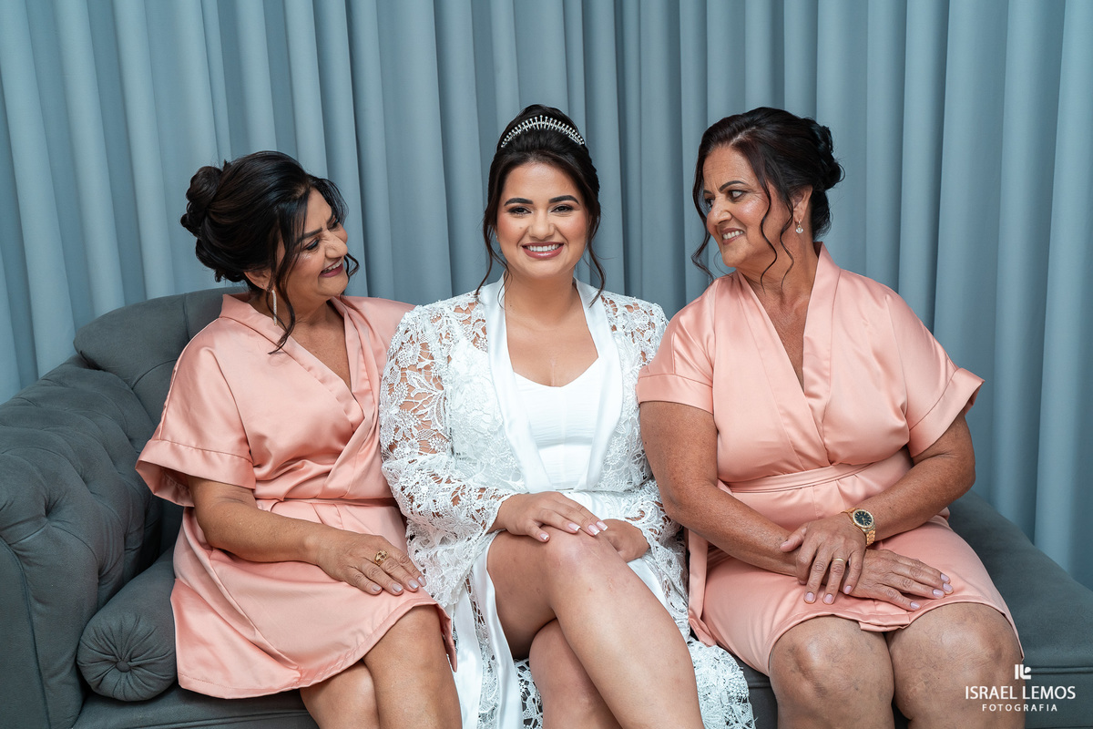 Fotografia de casamento em para de minas com produção de Noiva na Leticia mas e cabelo de paloma 
