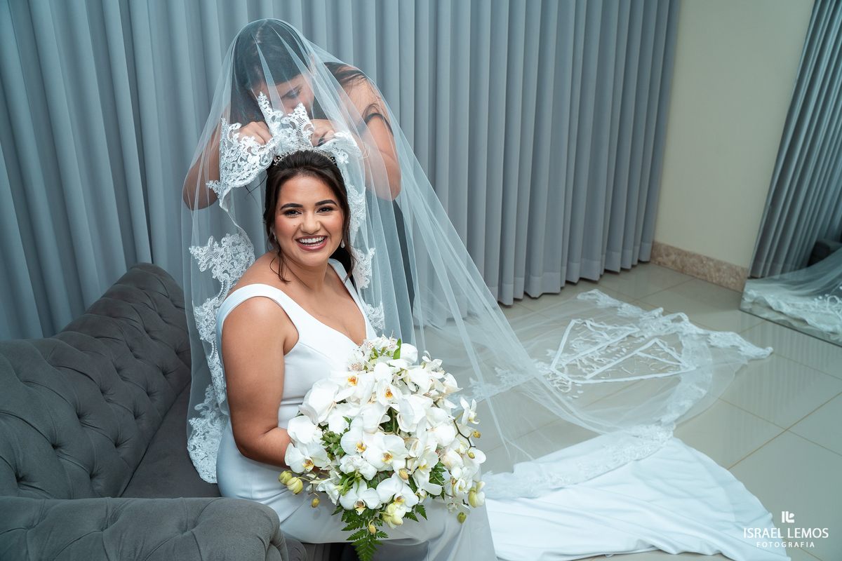 Fotografia de casamento em para de minas com produção de Noiva na Leticia mas e cabelo de paloma 