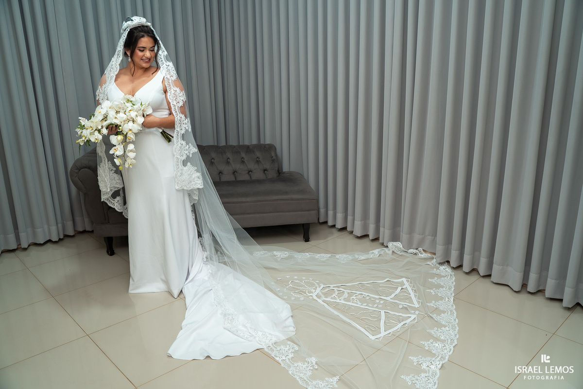Fotografia de casamento em para de minas com produção de Noiva na Leticia mas e cabelo de paloma 