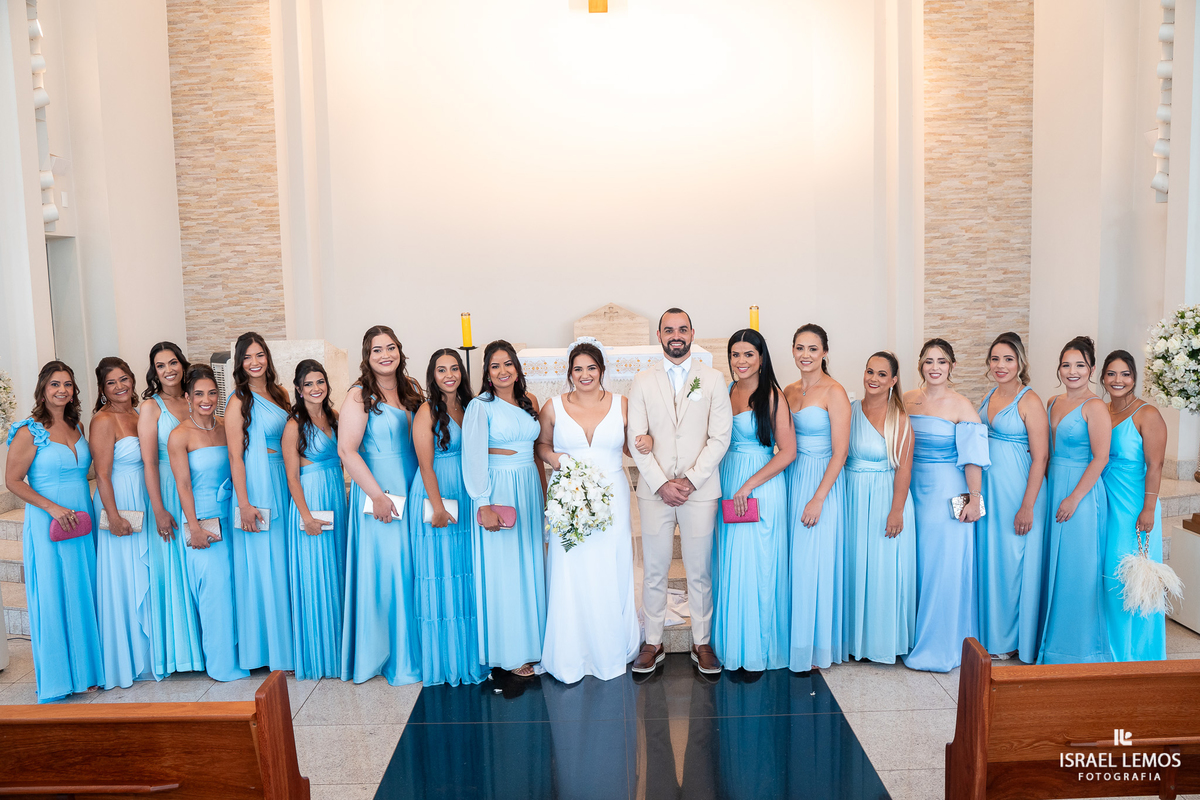Casamento na igreja de São Pedro em para de minas com fotos lindas  do fotografo Isabel lemos o melhor fotografo da cidade de Para de minas 