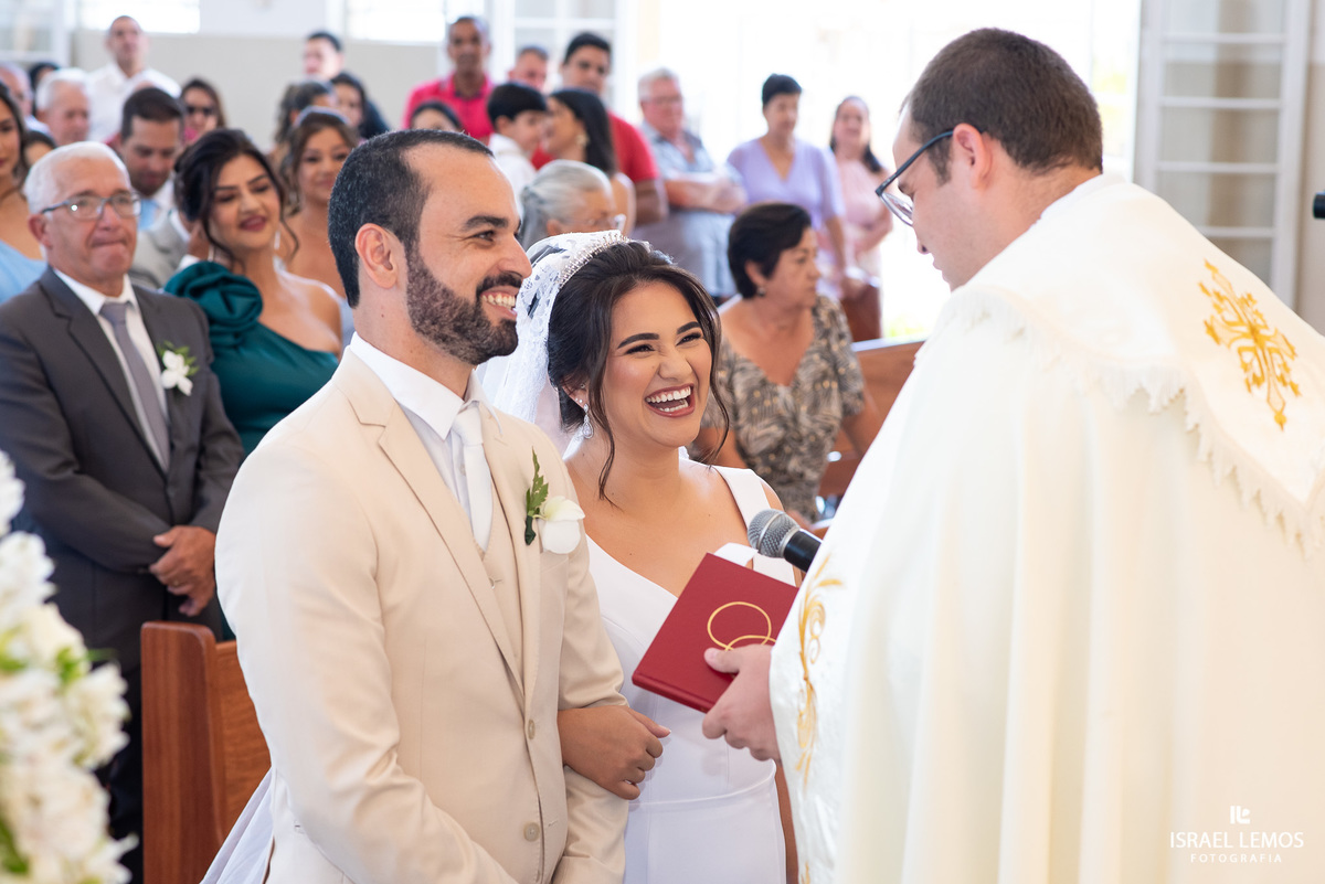 Casamento na igreja de São Pedro em para de minas com fotos lindas  do fotografo Isabel lemos o melhor fotografo da cidade de Para de minas Casamento na igreja de São Pedro em para de minas com fotos lindas  do fotografo Isabel lemos o melhor fotografo da