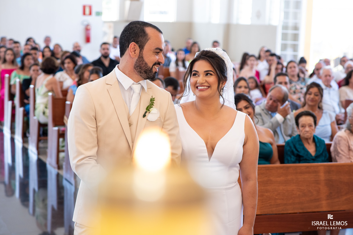 Casamento na igreja de São Pedro em para de minas com fotos lindas  do fotografo Isabel lemos o melhor fotografo da cidade de Para de minas 