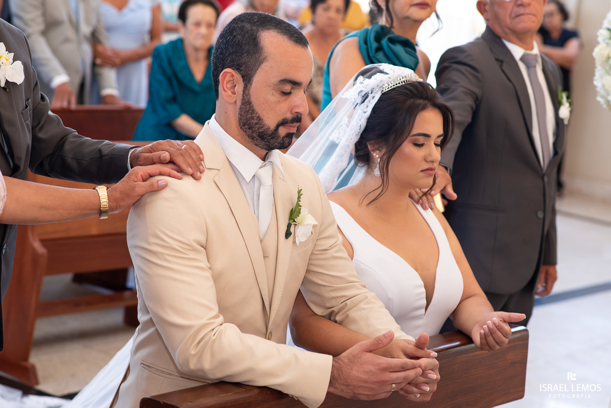 Casamento na igreja de São Pedro em para de minas com fotos lindas  do fotografo Isabel lemos o melhor fotogrCasamento na igreja de São Pedro em para de minas com fotos lindas  do fotografo Isabel lemos o melhor fotografo daafo da cidade de Para de minas 