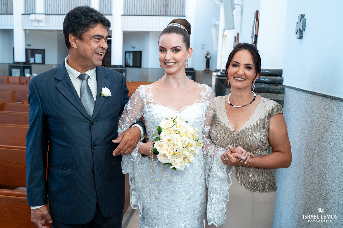 Casamento na igreja São Francisco em para de minas fotografo Israel Lemos 