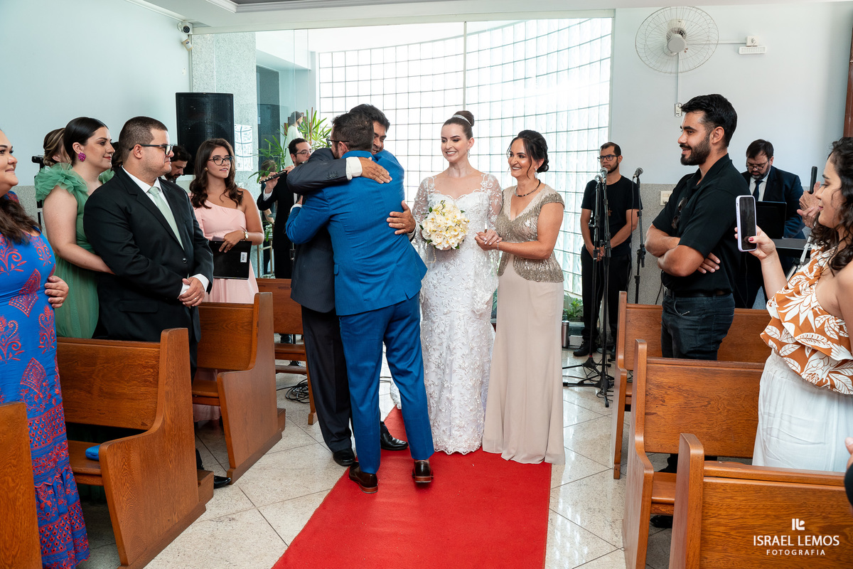 Casamento na igreja São Francisco em para de minas fotografo Israel Lemos 