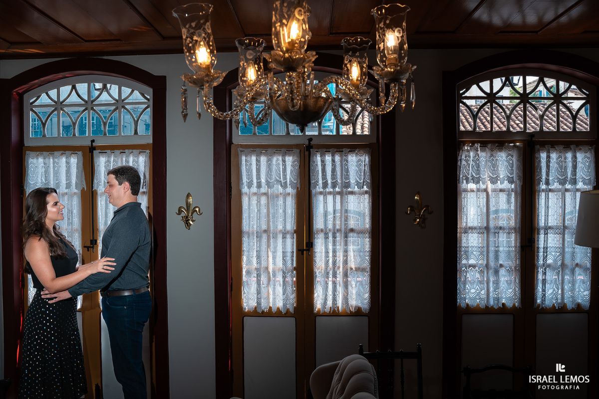 Fotografia de casamento na cidade historica de Ouro Preto com fotos profissionais do fotografo Israel Lemos ue fez lindas fotos na bela ouro preto