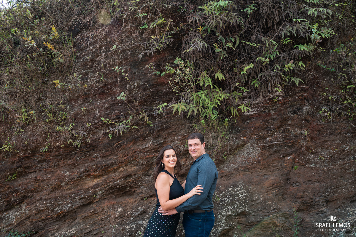 Fotografia de casamento na cidade historica de Ouro Preto com fotos profissionais do fotografo Israel Lemos ue fez lindas fotos na bela ouro preto