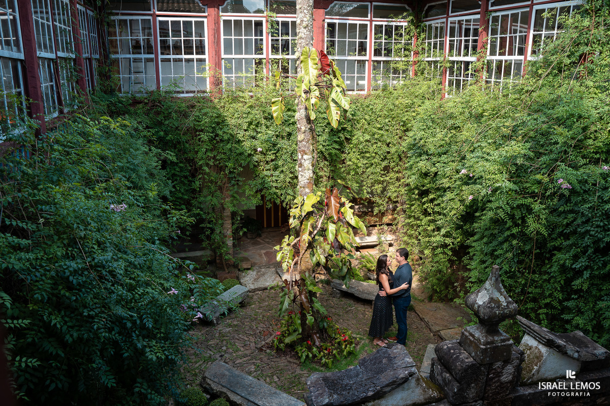 Fotografia de casamento na cidade historica de Ouro Preto com fotos profissionais do fotografo Israel Lemos ue fez lindas fotos na bela ouro preto