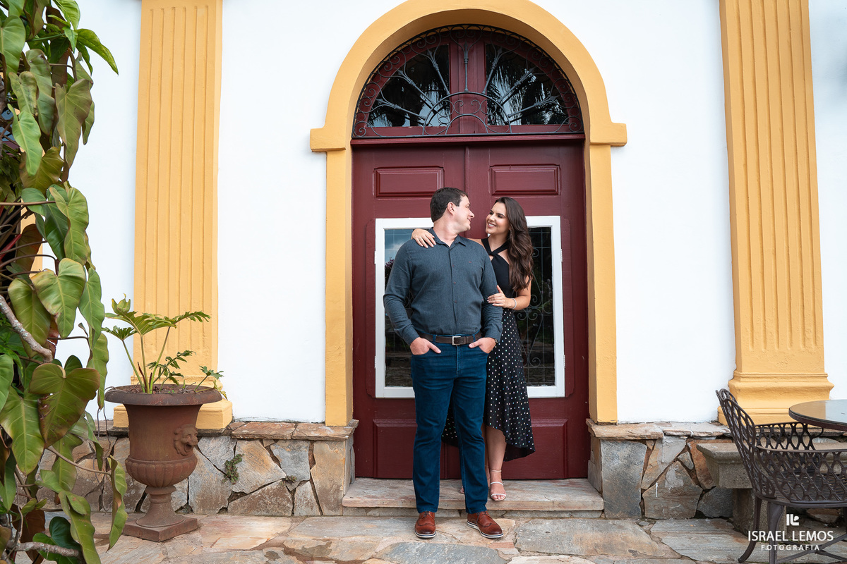 Fotografia de casamento na cidade historica de Ouro Preto com fotos profissionais do fotografo Israel Lemos ue fez lindas fotos na bela ouro preto