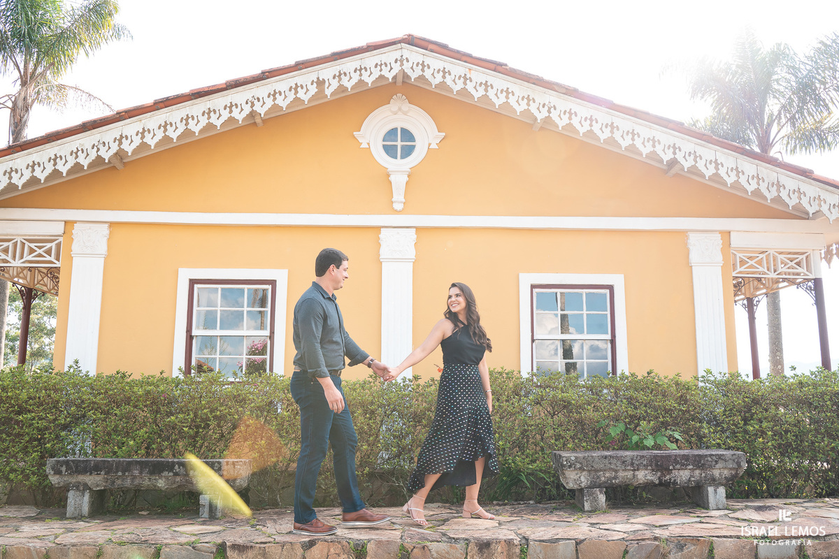 Fotografia de casamento na cidade historica de Ouro Preto com fotos profissionais do fotografo Israel Lemos ue fez lindas fotos na bela ouro preto