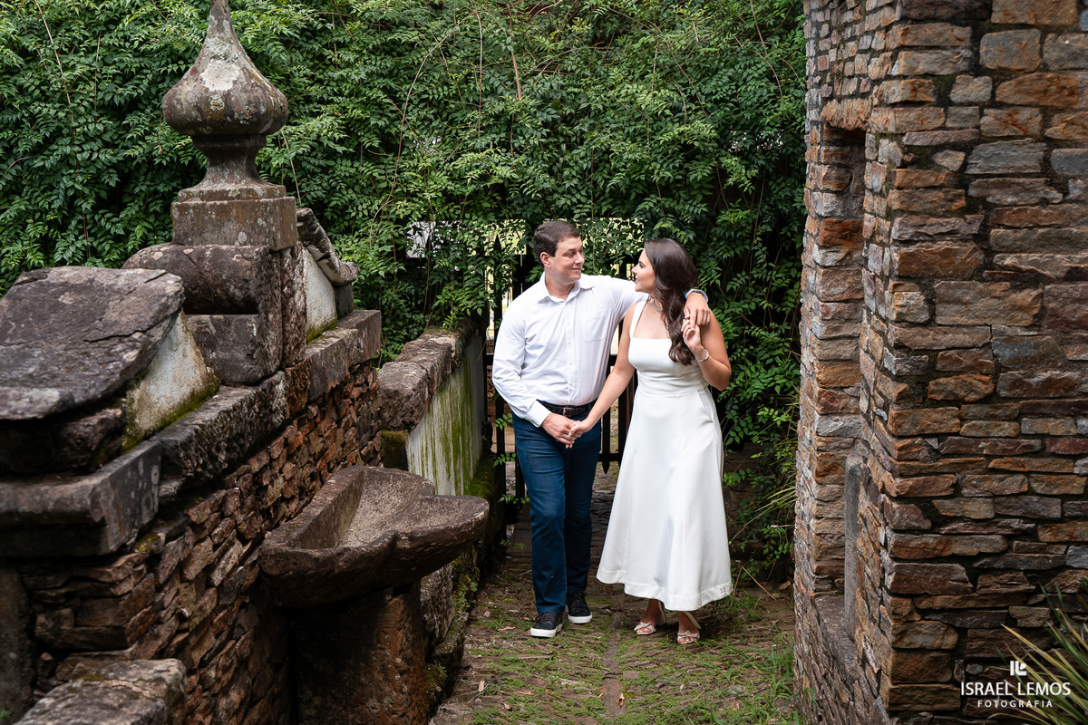 Fotografia de casamento na cidade historica de Ouro Preto com fotos profissionais do fotografo Israel Lemos ue fez lindas fotos na bela ouro preto